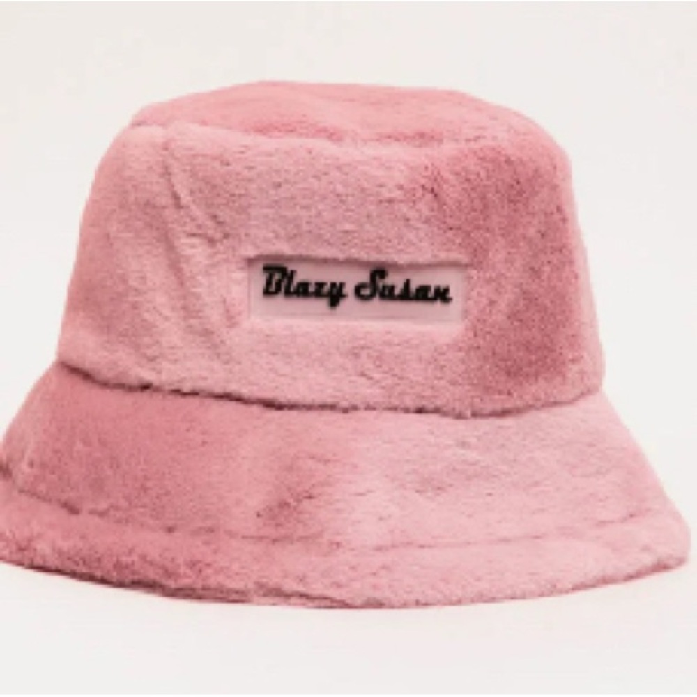Pink Bucket Hat with Cozy Faux Fur and Classic Style